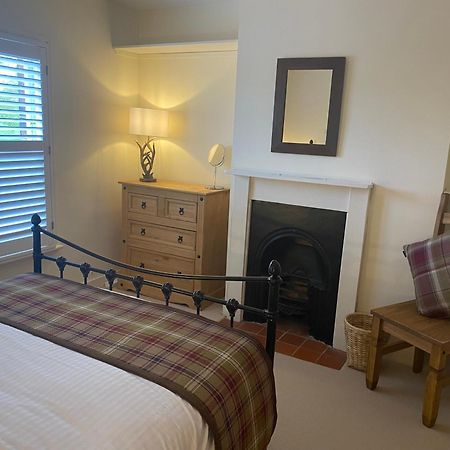 A Charming And Stylish Country Cottage. Hungerford Eksteriør bilde